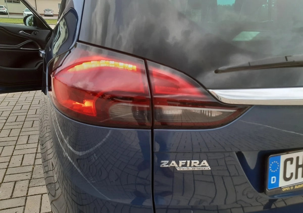 Opel Zafira cena 47800 przebieg: 209000, rok produkcji 2015 z Paczków małe 742